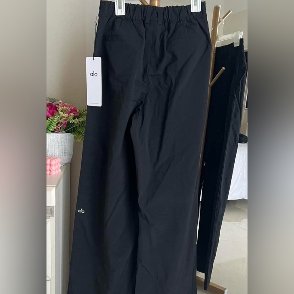 ALO Yoga Wide Leg Pants in Black - Picture 2 of 7